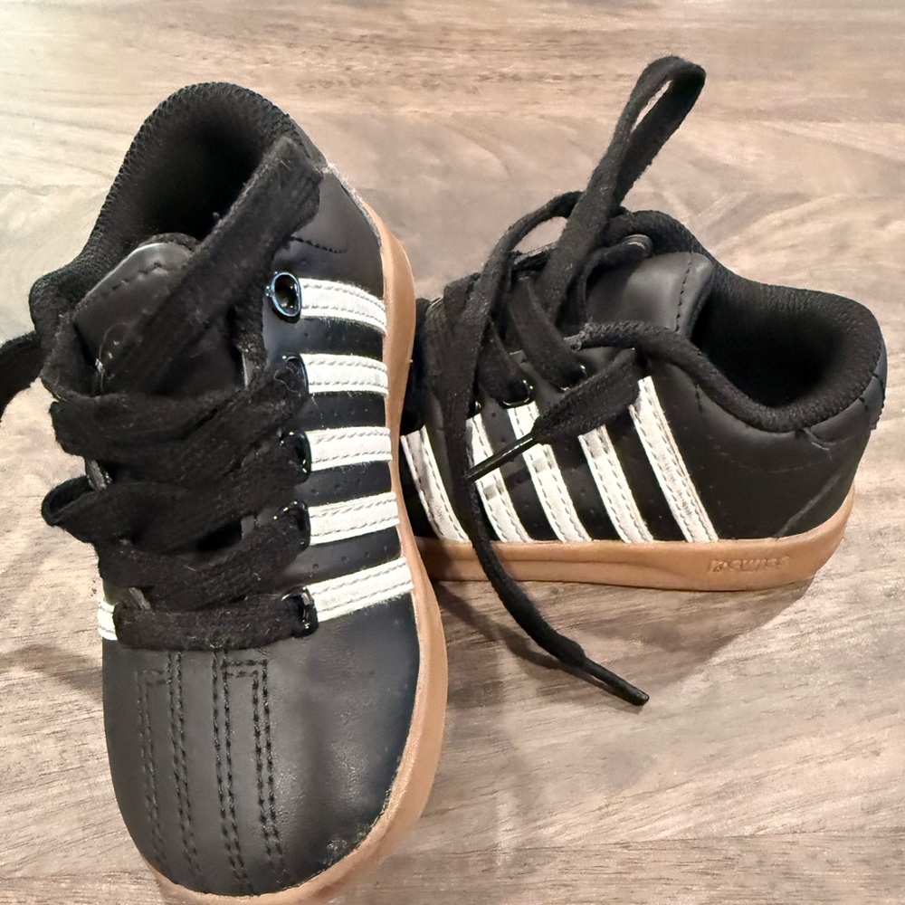Kswiss toddler shoes size 7
